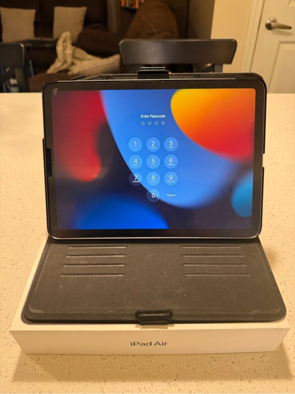 Apple iPad Air 5 (M1) 64GB Wi-Fi + Original Box + Case